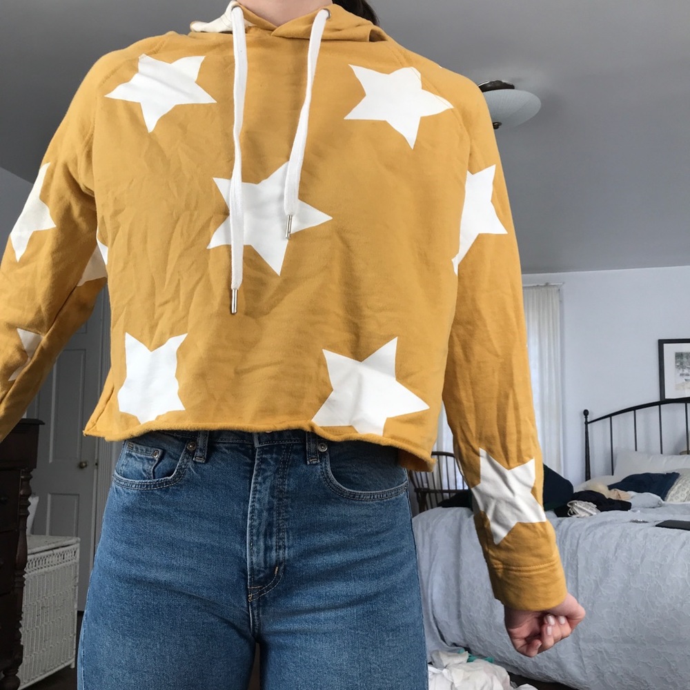 Yellow Star Sweatshirt cropped
